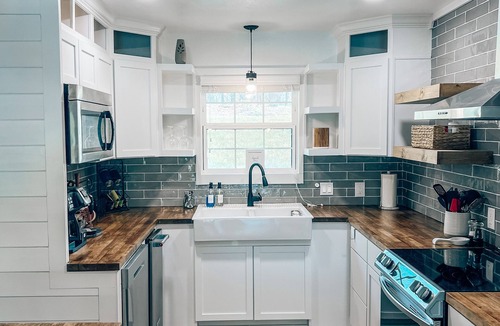 Hoyt House | Lake Front House, private beach, Big decks, Pool Table, Kayaks & Bunk Room