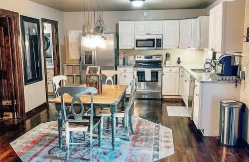 Hoyt House | Lake Front House, private beach, Big decks, Pool Table, Kayaks & Bunk Room