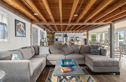 Copake Lake House | Lake Front House with Rustic and Charming Feel