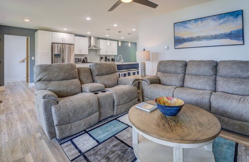 Mansfield House | Lake Front Living, with fire pit and dock!
