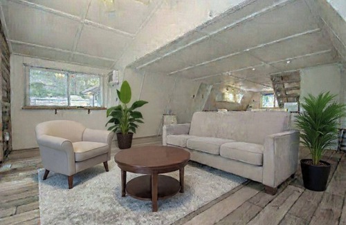 Selwyn Cottage | Lake Front Living- YEAR AROUND!- 4bdrms, Laundry, Large Balcony Big Waterviews
