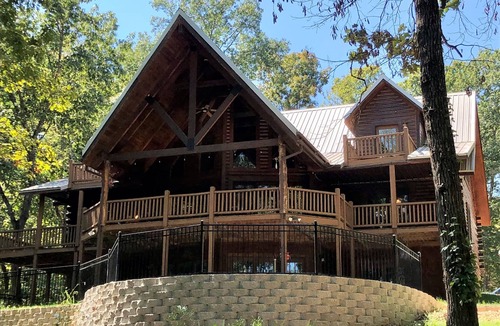 Shell Knob Cabin | Lake Front Log Home.12 Acres on Private Cove