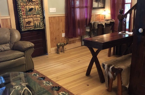 Gloversville House | LAKE FRONT MAGIC. A Secluded cottage in the Adirondack Park on MOUNTAIN LAKE