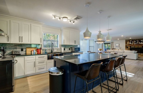 Gainesville House | Lake Front Mountain View w/6 King beds