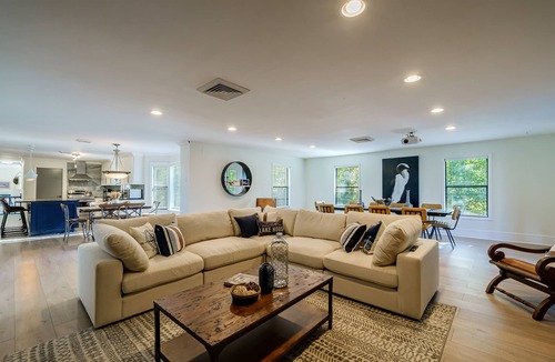 Gainesville House | Lake Front Mountain View w/6 King beds