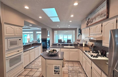 Hot Springs Village House | Lake Front Oasis on Lake Balboa w/optional Boat Rental