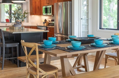 Alexandria House | Lake Front|PaddleBoards|Dock|Remodeled|Sleeps12