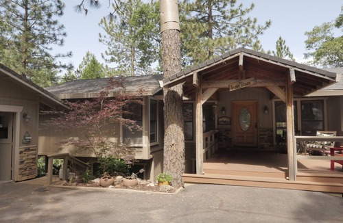 Meadow Vista House | Lake front Paradise! Water Ski, Wake Board, Fish or.