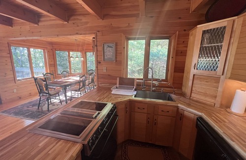 Queens House | Lake Front Paradise on Ponhook in the Heart of Nova Scotia