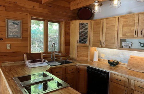 Queens House | Lake Front Paradise on Ponhook in the Heart of Nova Scotia
