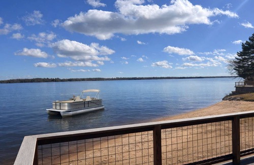 New Lisbon House | Lake Front | Pontoon | Arcade | Beach | Hot Tub