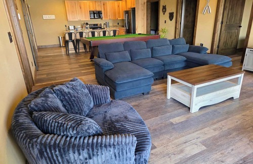 New Lisbon House | Lake Front | Pontoon | Private Beach | Hot Tub