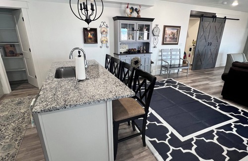 Saratoga Springs Apartment | Lake front property
