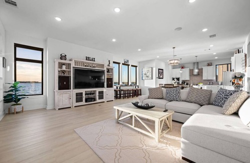 Rowlett House | Lake Front Retreat in Rowlett