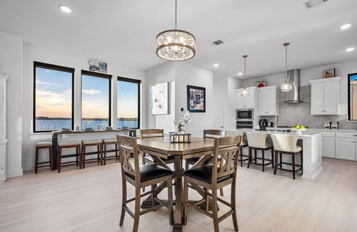 Rowlett House | Lake Front Retreat in Rowlett