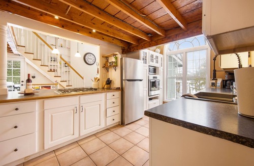 Bucksport Cottage | Lake Front-Spa Tub-Fire Pit-Full Kitchen-Canoe