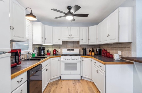 Shell Knob House | Lake front, spacious & cozy home with entertainment room.