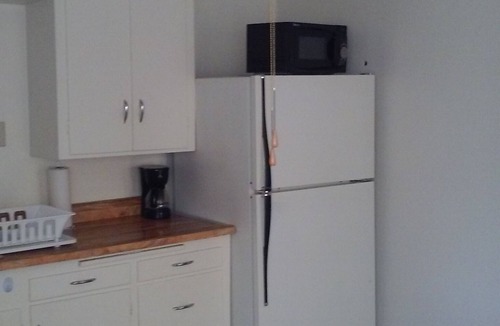 Clearlake Apartment | Lake front unit #6 right by the water