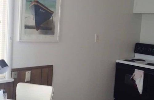 Clearlake Apartment | Lake front unit #6 right by the water