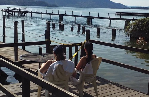 Clearlake Apartment | Lake front unit #6 right by the water