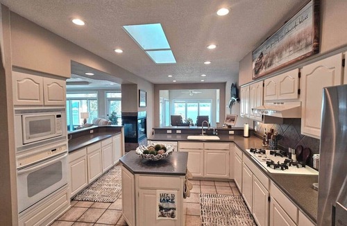 Hot Springs Village House | Lake Front Oasis on Lake Balboa w/opt Boat Rental