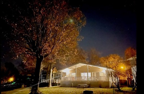 Grove House | Lake Frontage home with private dock, Relax-Refresh-Renew, Sleeps 10.