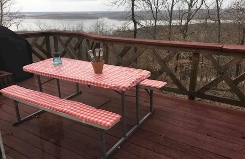 Hulbert House | Lake Ft. Gibson Getaway