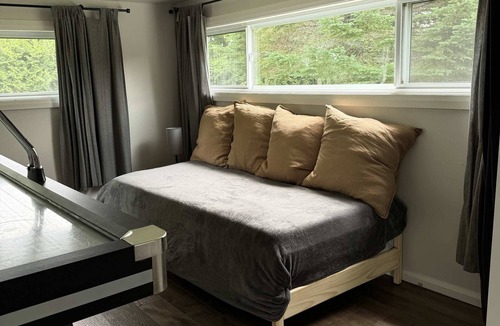 Disraeli Ski Chalet | Lake & Game Room | Chalet Brothers and Sun