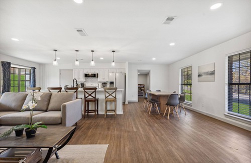 Wylie House | Lake/Games