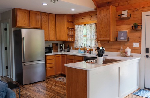Littleton Cabin | Lake Gaston Cabin w/Boat Slip & Game Room