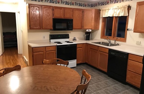 Pell Lake Cottage | Lake Geneva Cottage - Book your Summer Vacation! July and August dates available