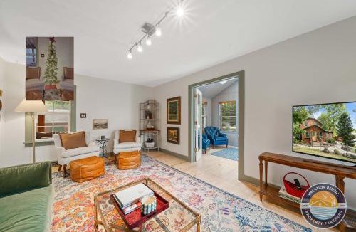 Como House | Lake Geneva Escape 4BR Arcade Fire Pit and Deck