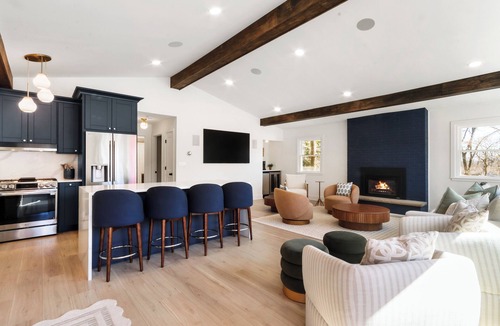 Williams Bay House | Lake Geneva Getaway/Walk to Pier 290, Beach & Lake Path
