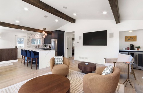 Williams Bay House | Lake Geneva Getaway/Walk to Pier 290, Beach & Lake Path