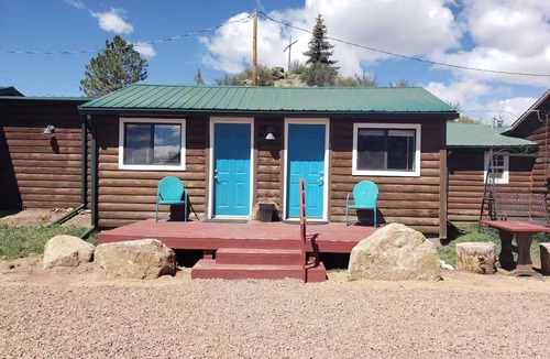 Lake George Cabin | Lake George Cabins & RV Park: Cabin 3 Long Way to Whee