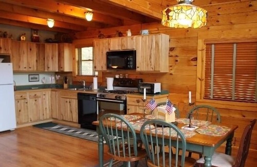 North Lake George Cabin | LAKE GEORGE CUSTOM BUILT LOG CABIN