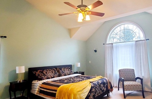 Queensbury House | Lake george get away close to saratoga and the adirondack