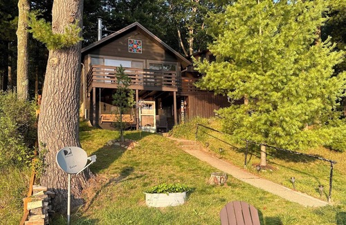 Harrison Cabin | Lake George Lakefront Rental