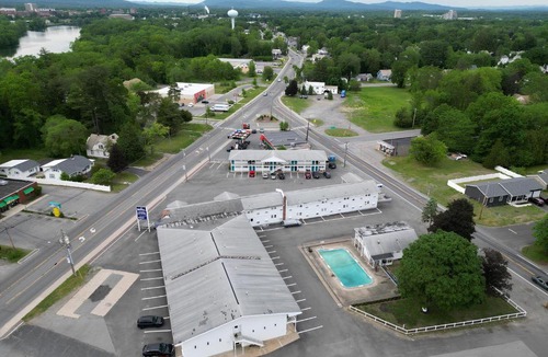 South Glens Falls Hotel | Lake George Residence LLC