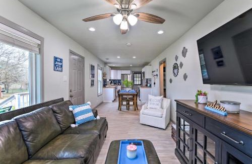 Granbury House | Lake Granbury Getaway ~ 1 Block to Waterfront