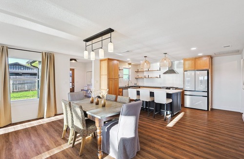 Dennis House | Lake Granbury House, Sleeps 11 with Lake Access!