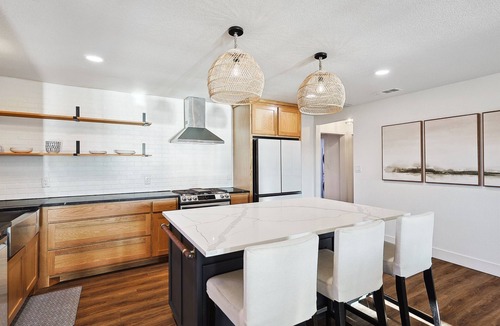 Dennis House | Lake Granbury House, Sleeps 11 with Lake Access!