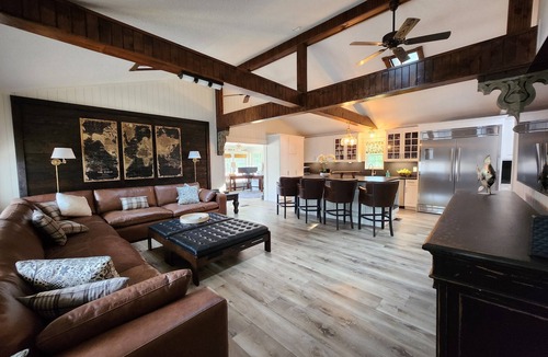Waterloo House | Lake Greenwood Lodge-Main House and Guest House- Boats and Pups Welcome