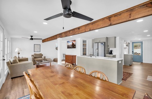 Cross Hill House | Lake Greenwood Splash & Stay