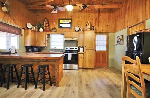 Kirby Cabin | Lake Greeson Cabin Water View, Walk to Water Peaceful 3BR Retreat
