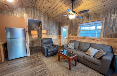 Daisy Cabin | Lake Greeson Cabin with Private ATV Access on 8 Acres