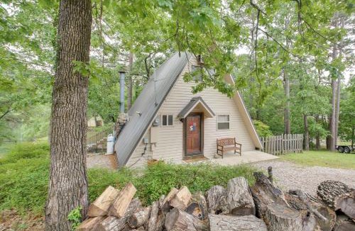 Mid America House | Lake Hamilton Cabin: Boating Getaway!