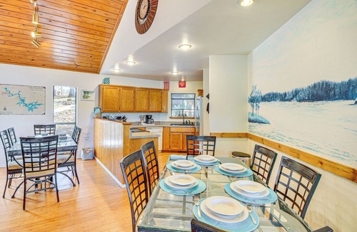 Mid America House | Lake Hamilton Escape w/Boardwalk & Boat Dock!