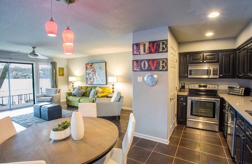 Rockwell Condo | Lake Hamilton Main Channel Condo - Fantastic Lake View with covered boat stall