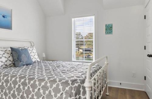 Dadeville House | Lake Happy